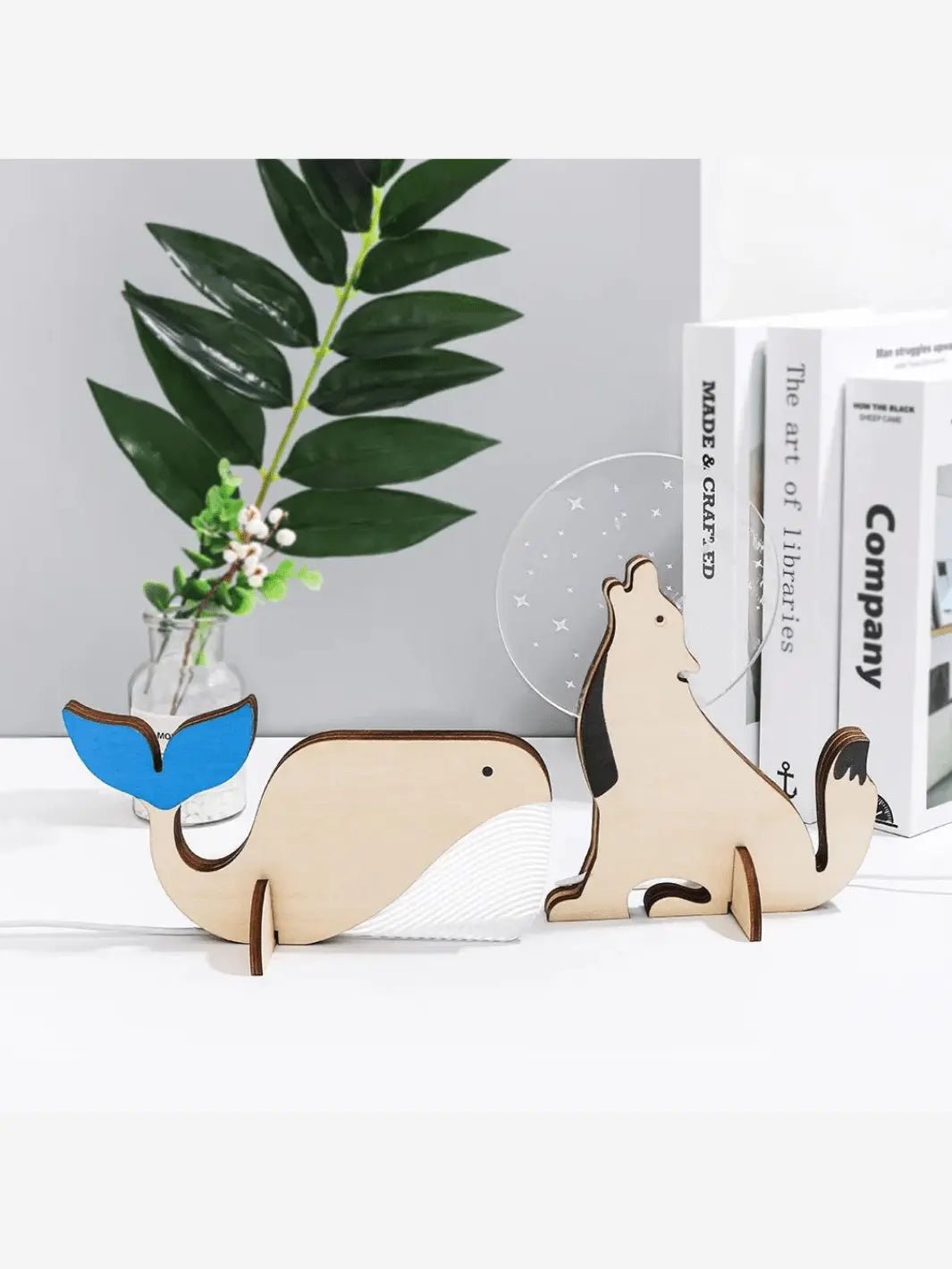 lampe de chevet animaux en bois veilleuse enfant douce sans fil baleine et loup qui hurle a la lune