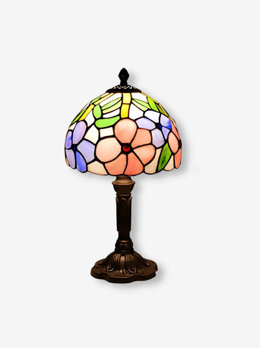 lampe de chevet tiffany vintage a l abat jour colore grace a ses mosaiques et au pied bronze